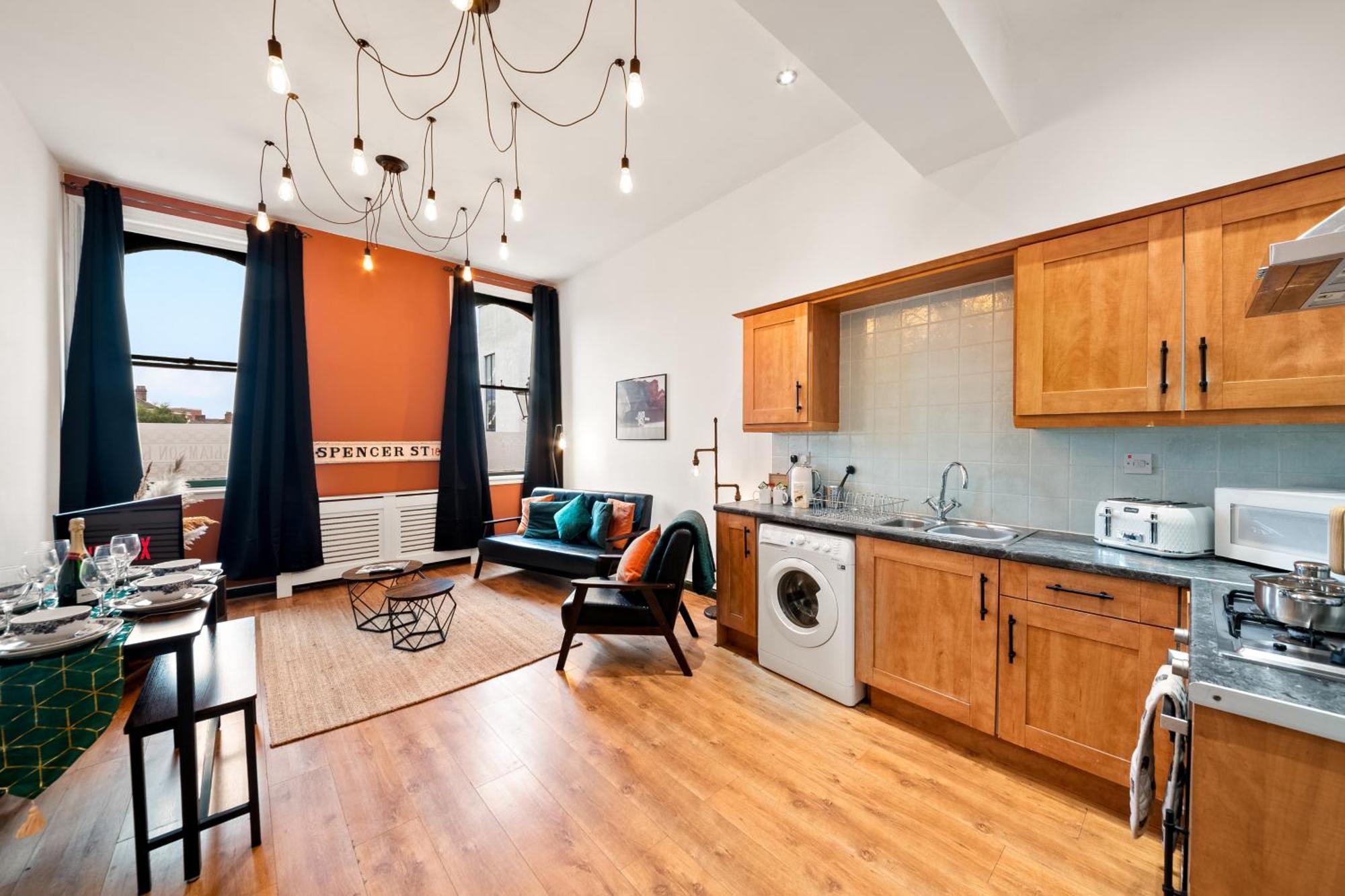 Spacious Birmingham City Apartment ภายนอก รูปภาพ