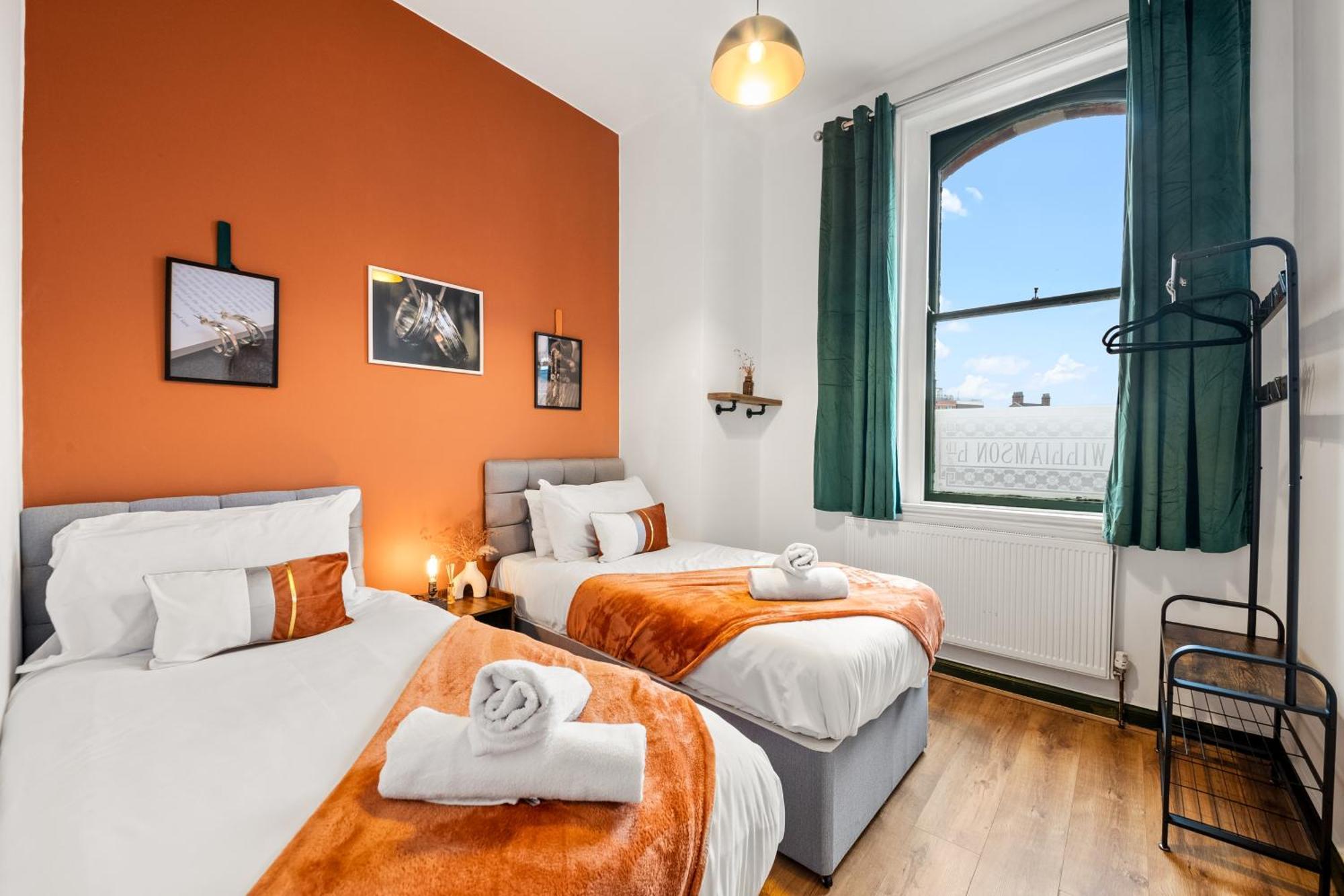 Spacious Birmingham City Apartment ภายนอก รูปภาพ
