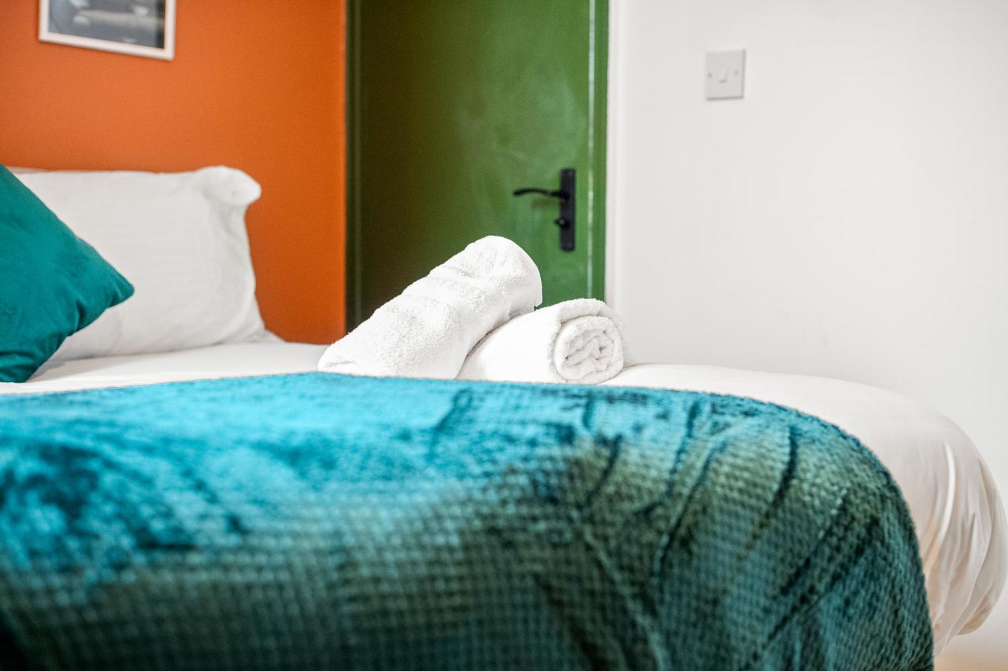 Spacious Birmingham City Apartment ภายนอก รูปภาพ